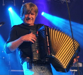 Jo-van-Strien-met-accordion Jo-van-Strien-met-accordion